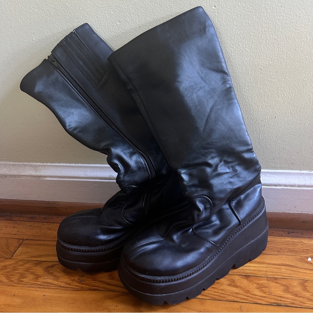 Demonia Shaker 100 Sz 11